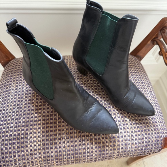 Gucci Pointed Toe Black Leather Short Boots - Picture 5 of 13